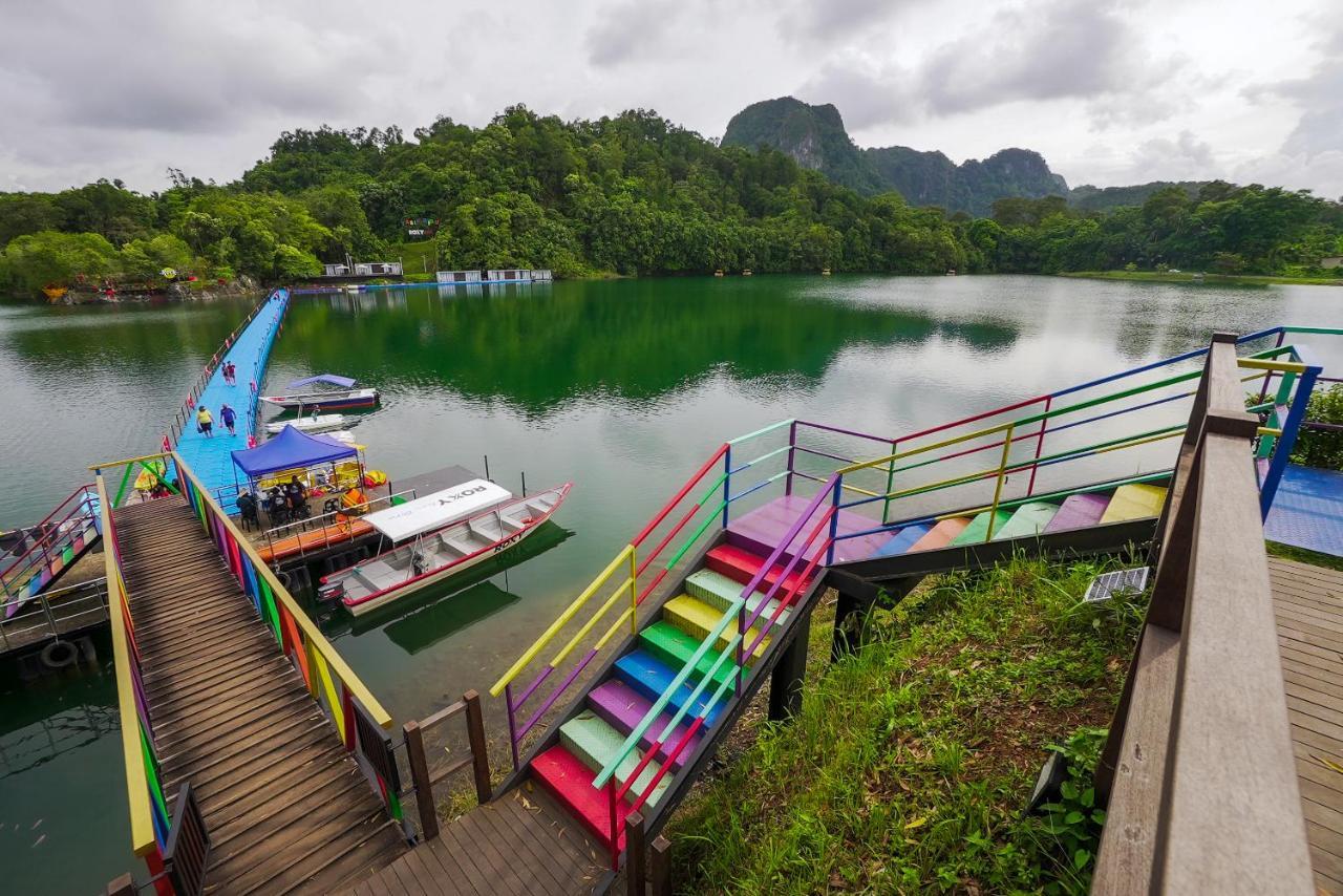 Roxy Tasik Biru Resort City Bau Exterior foto