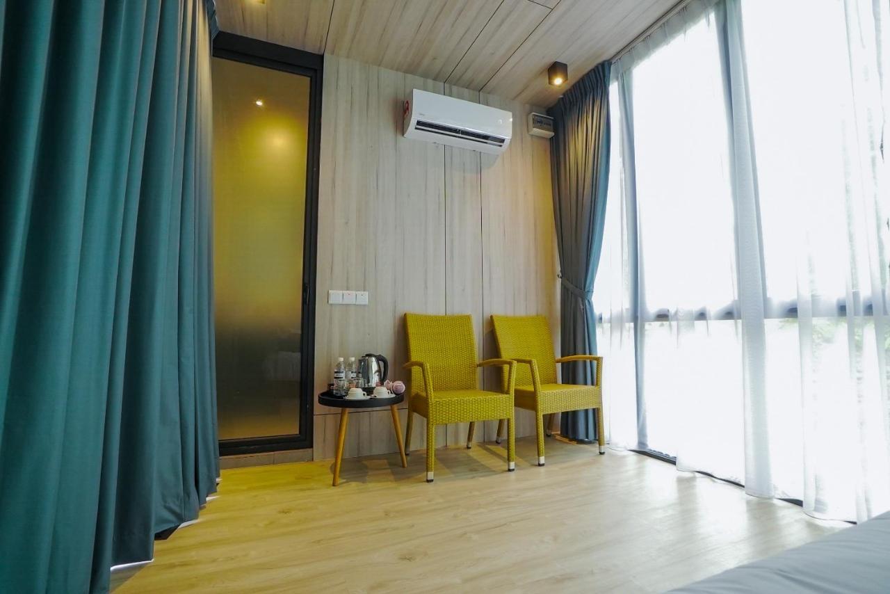 Roxy Tasik Biru Resort City Bau Exterior foto