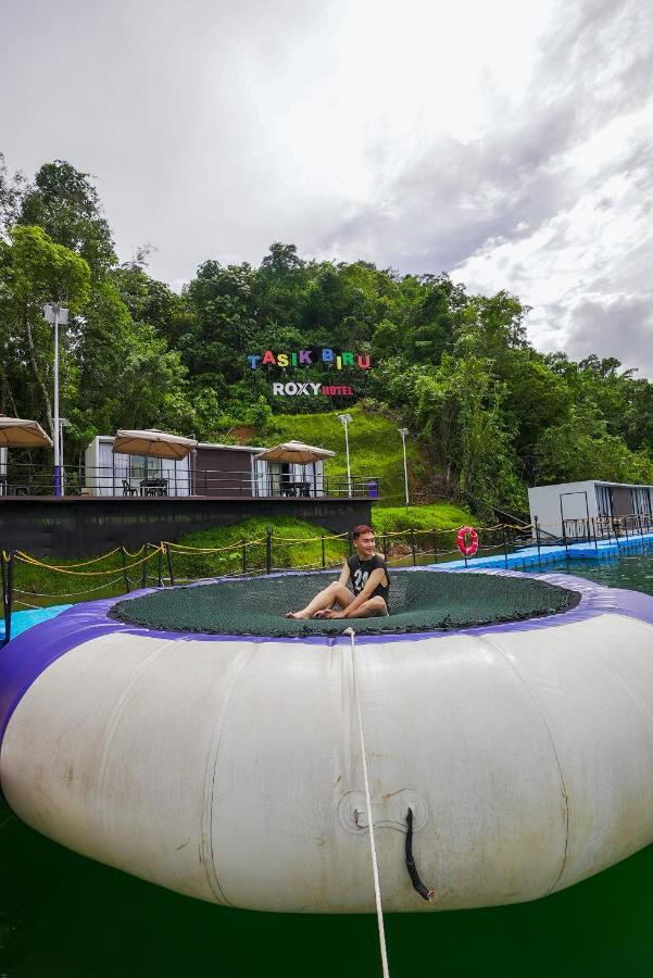 Roxy Tasik Biru Resort City Bau Exterior foto
