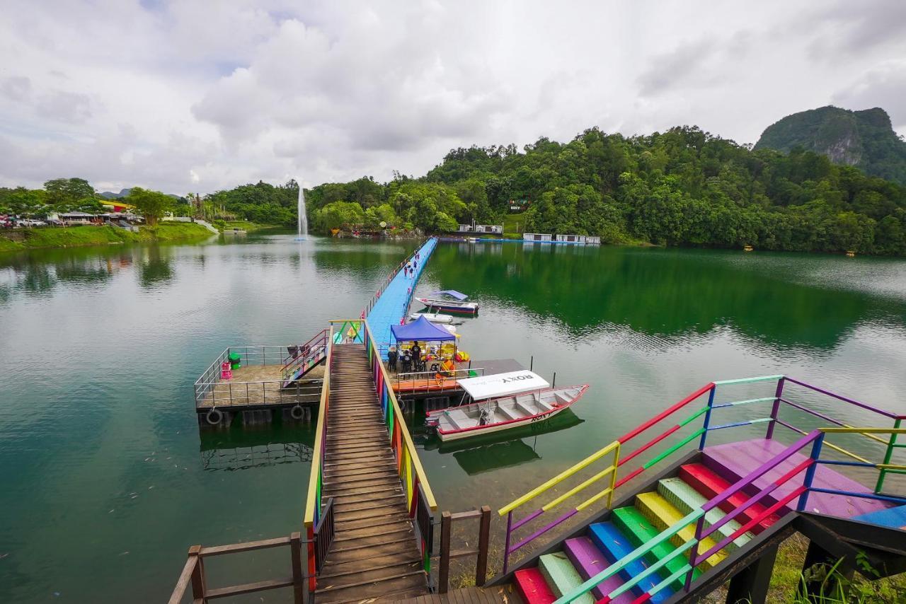 Roxy Tasik Biru Resort City Bau Exterior foto