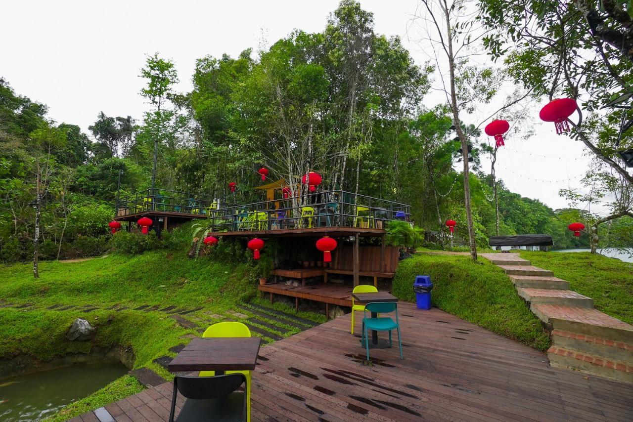Roxy Tasik Biru Resort City Bau Exterior foto