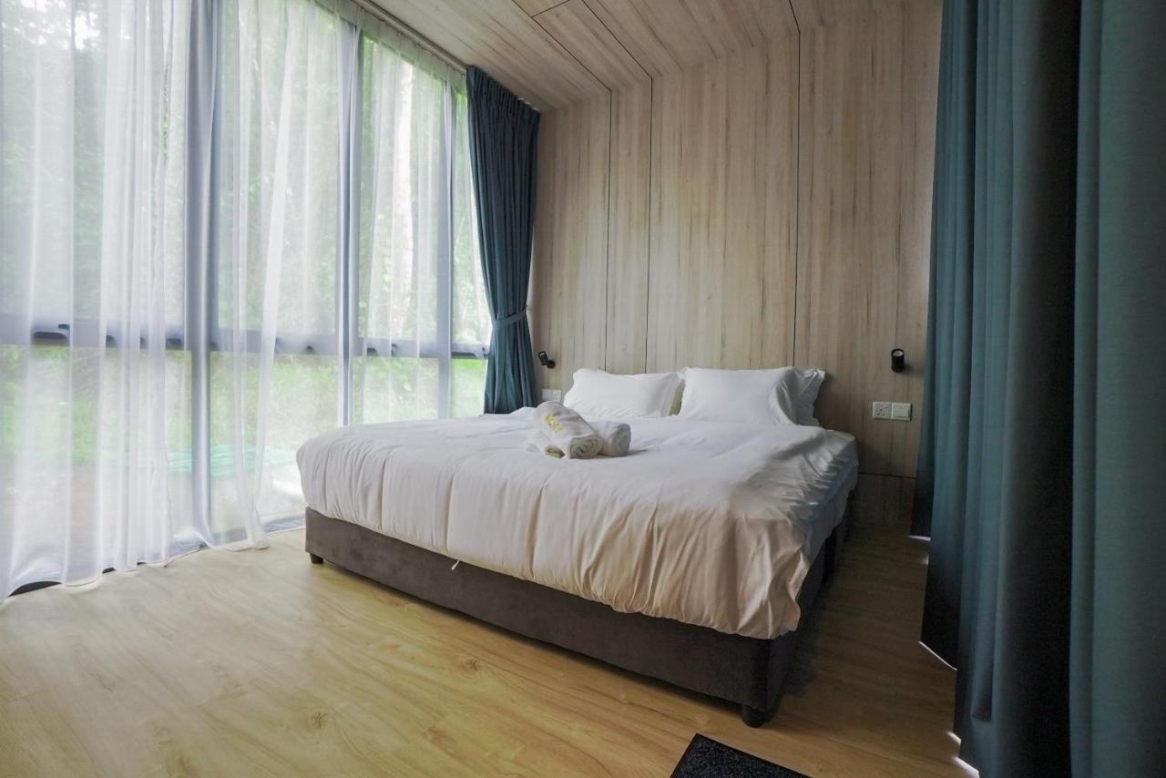 Roxy Tasik Biru Resort City Bau Exterior foto